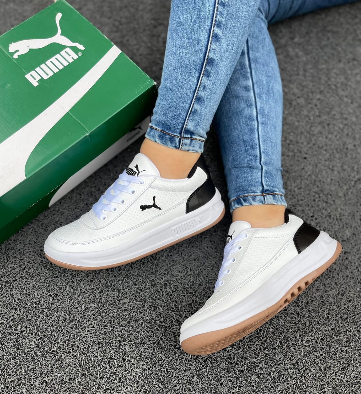 Calzado Puma California Dama: Estilo y Comodidad para Mujer