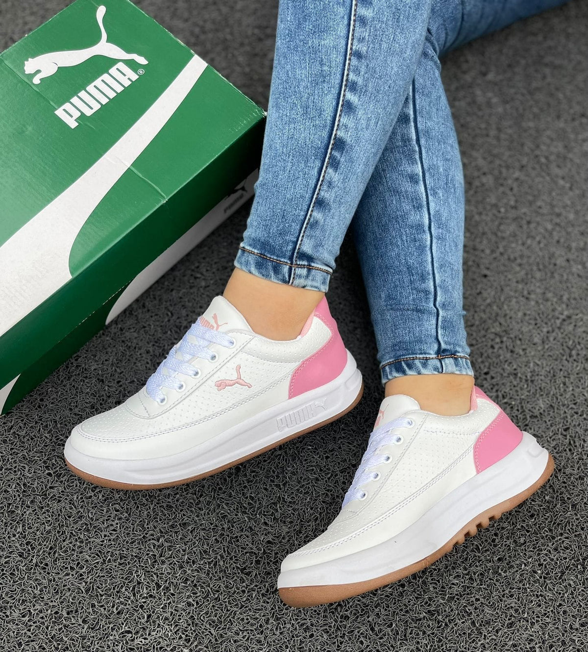 Calzado Puma California Dama: Estilo y Comodidad para Mujer